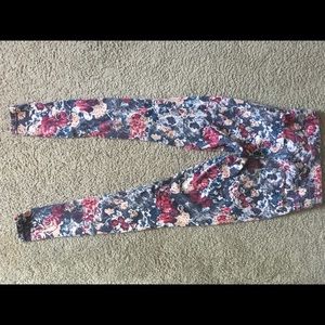 HUE floral jean leggings